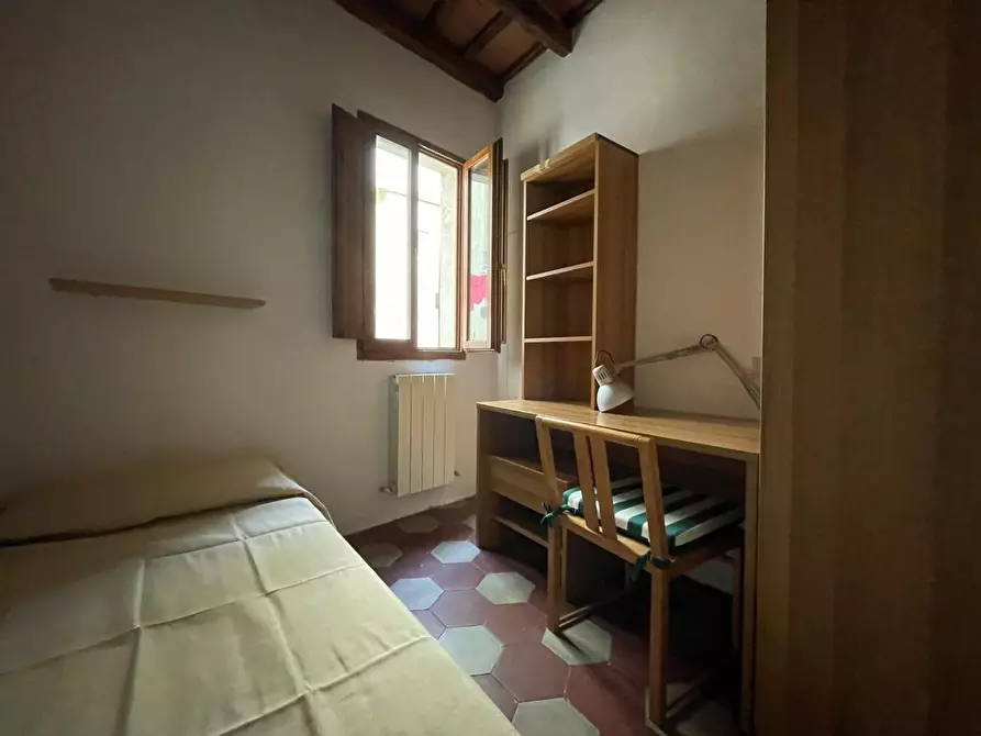 Immagine 13 di Appartamento in affitto  a Siena
