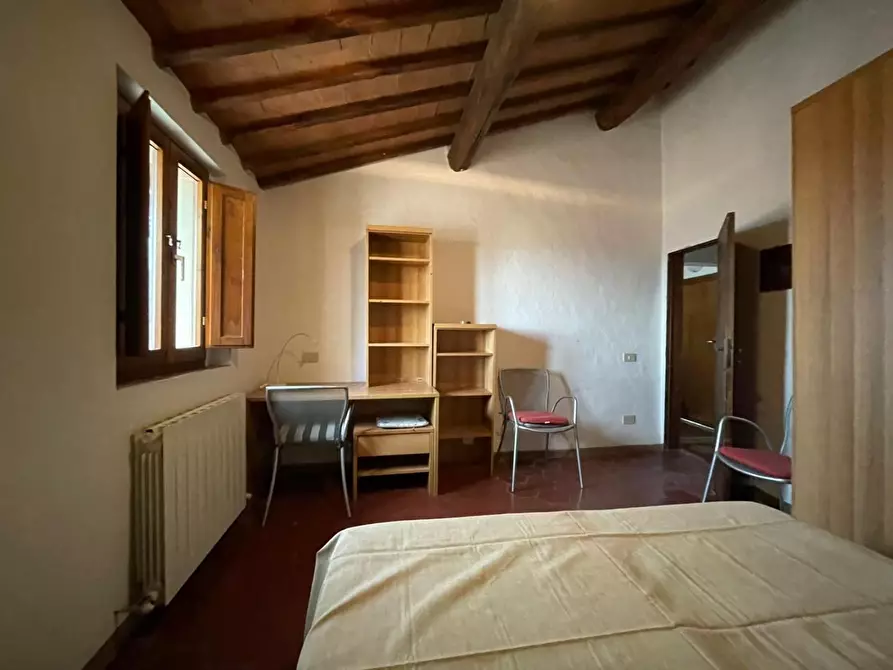 Immagine 9 di Appartamento in affitto  a Siena