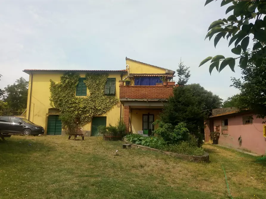 Immagine 38 di Casa colonica in vendita  a Collesalvetti