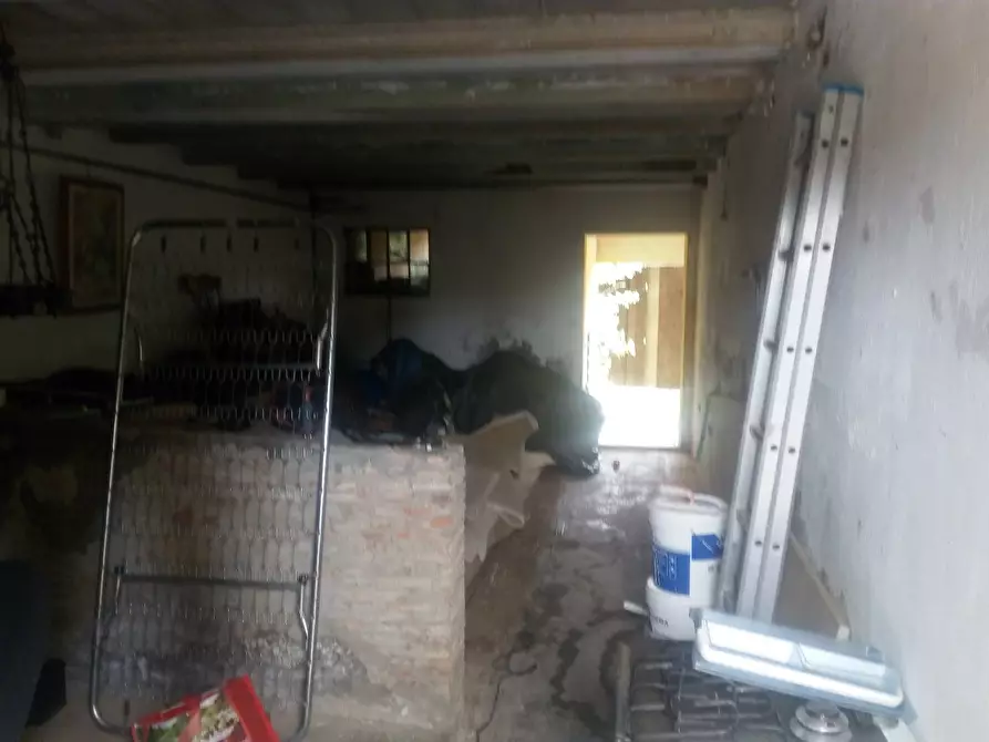 Immagine 42 di Casa colonica in vendita  a Collesalvetti