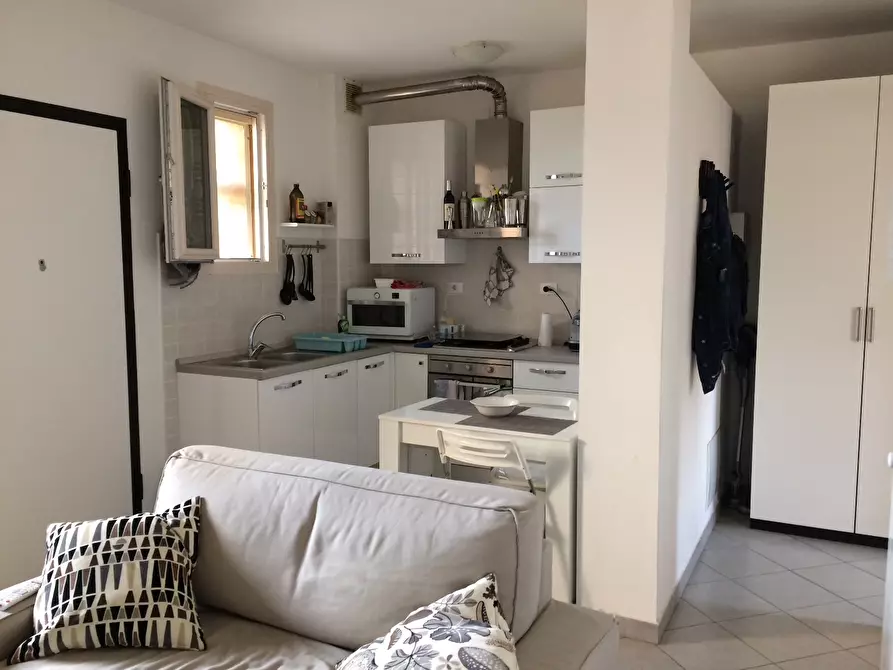 Immagine 3 di Appartamento in vendita  a Cascina