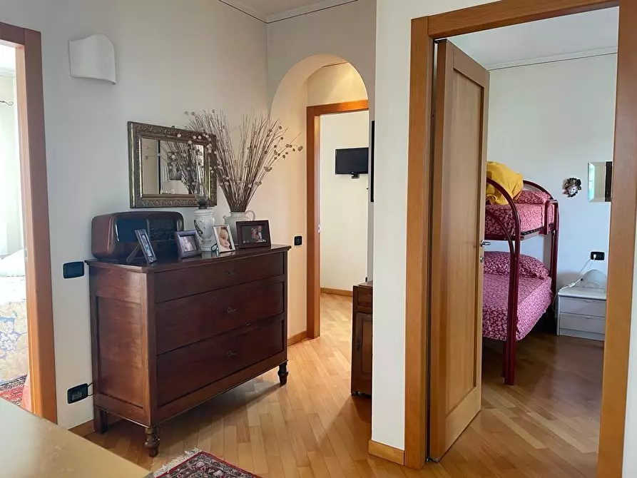 Immagine 19 di Villa in vendita  a Montignoso