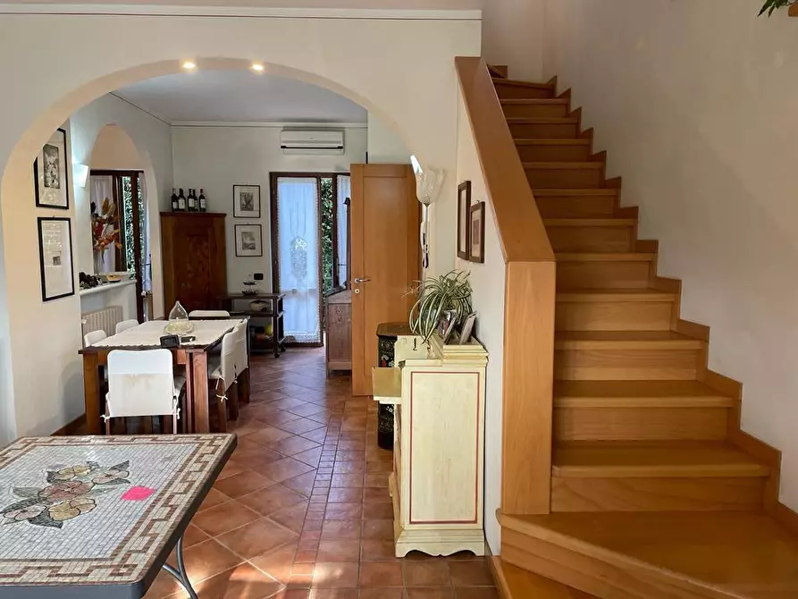 Immagine 11 di Villa in vendita  a Montignoso