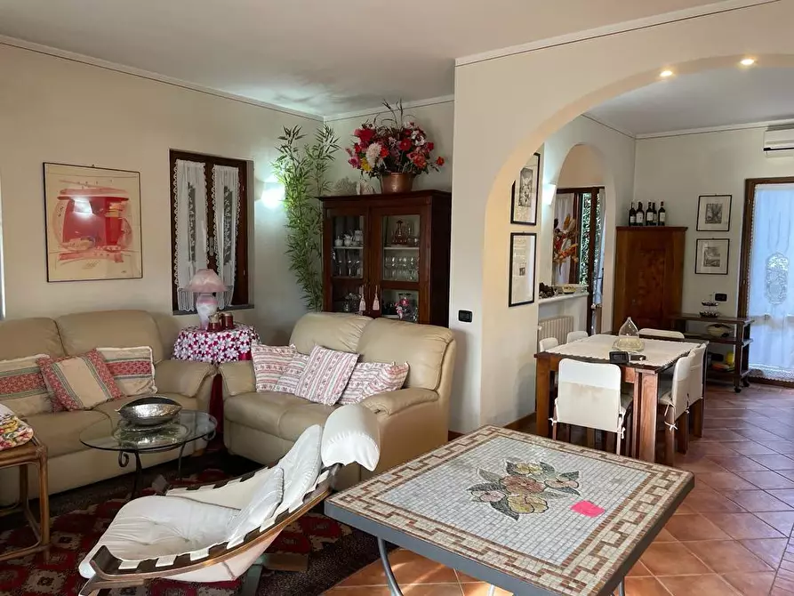 Immagine 13 di Villa in vendita  a Montignoso