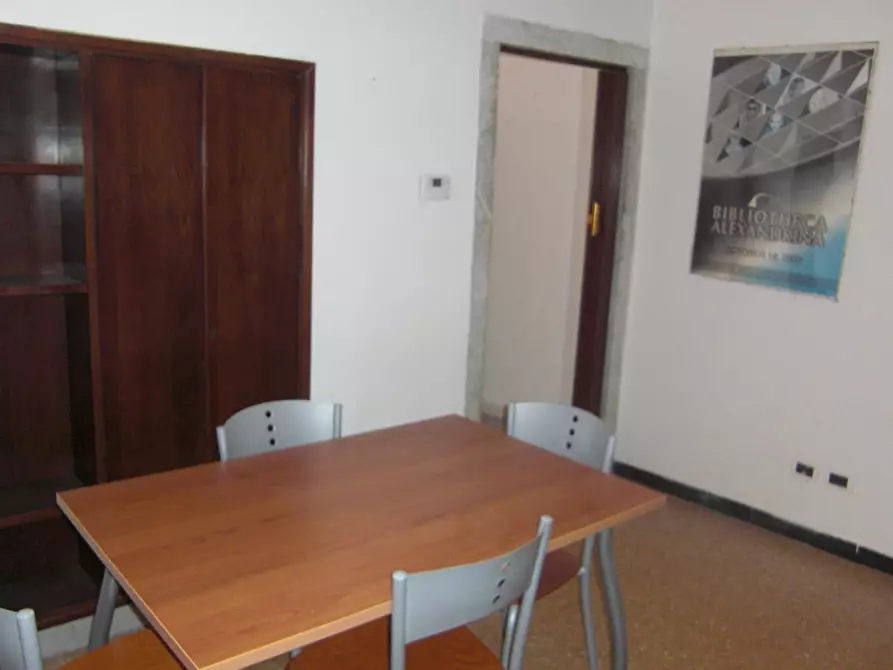 Immagine 6 di Appartamento in affitto  a Carrara