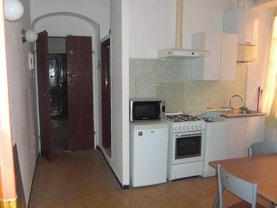 Immagine 1 di Appartamento in affitto  a Carrara