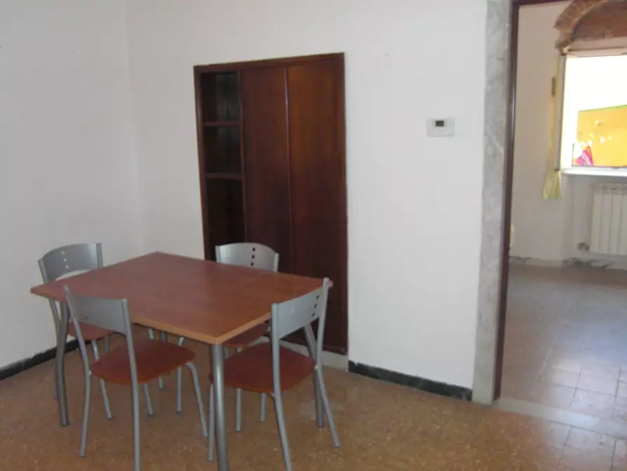 Immagine 5 di Appartamento in affitto  a Carrara