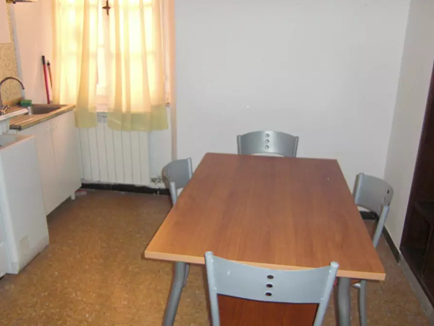 Immagine 4 di Appartamento in affitto  a Carrara