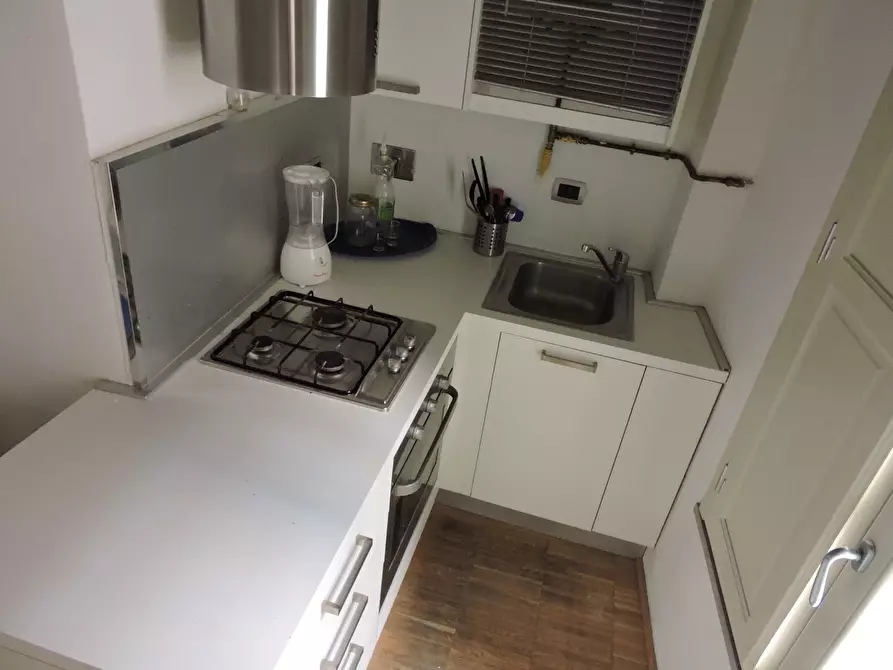 Immagine 9 di Appartamento in vendita  a Pisa