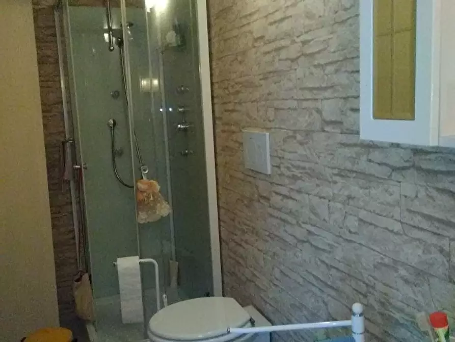 Immagine 7 di Porzione di casa in vendita  a Massa