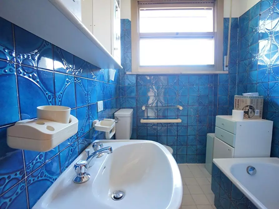 Immagine 23 di Appartamento in vendita  a Massa