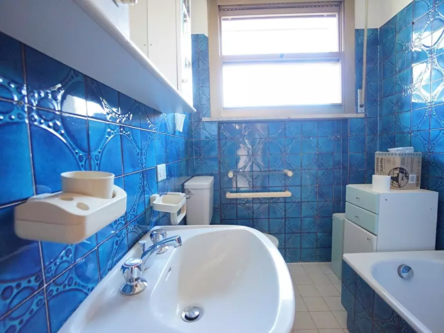 Immagine 22 di Appartamento in vendita  a Massa