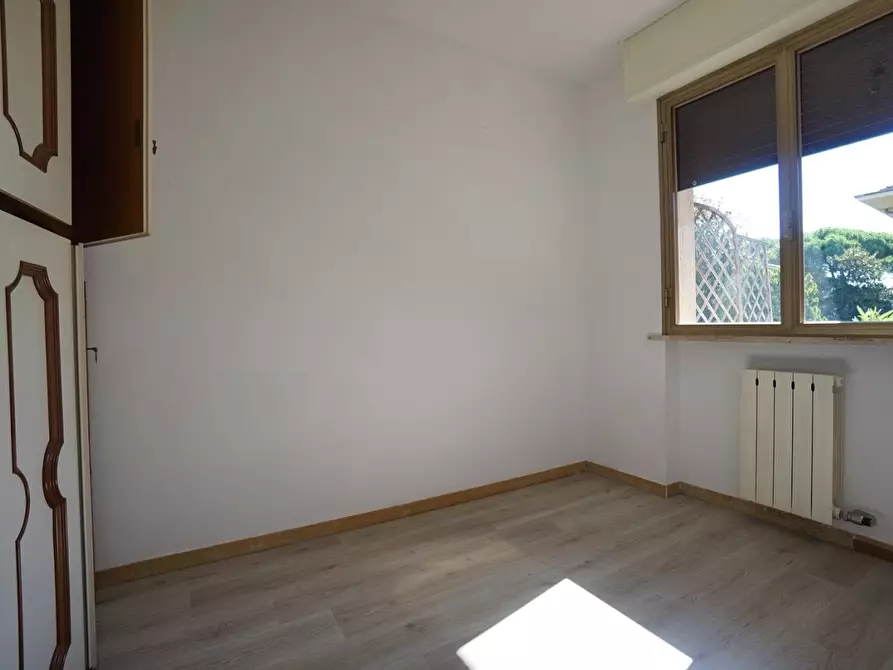 Immagine 19 di Appartamento in vendita  a Massa