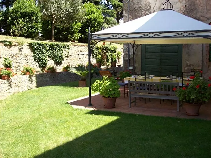 Immagine 6 di Villa in vendita  a Capannori