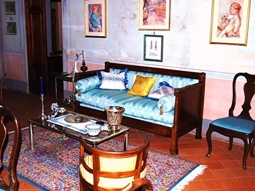 Immagine 11 di Villa in vendita  a Capannori