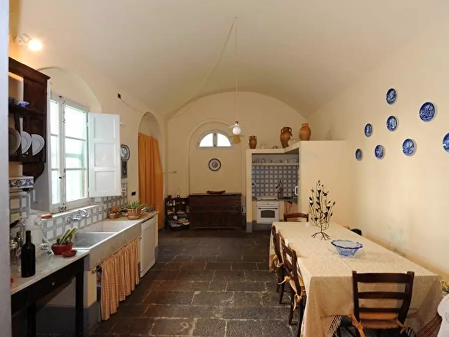 Immagine 7 di Villa in vendita  a Capannori