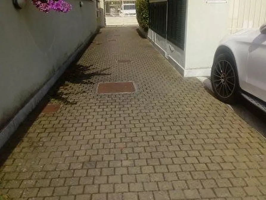 Immagine 7 di Mansarda in vendita  a Massa