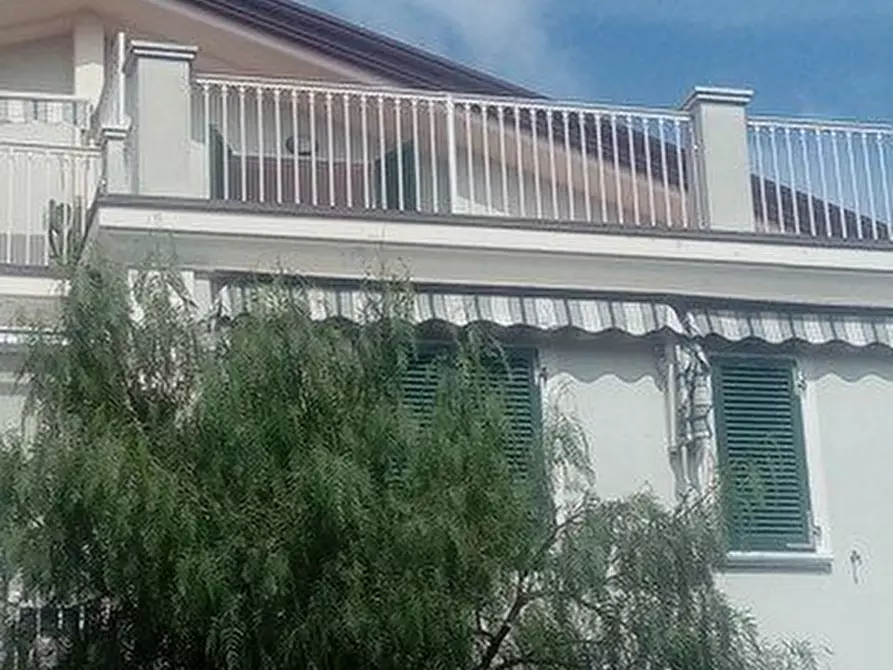 Immagine 3 di Mansarda in vendita  a Massa