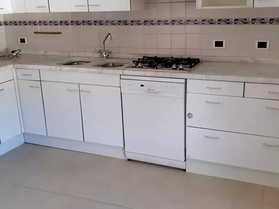 Immagine 6 di Appartamento in vendita  a Carrara