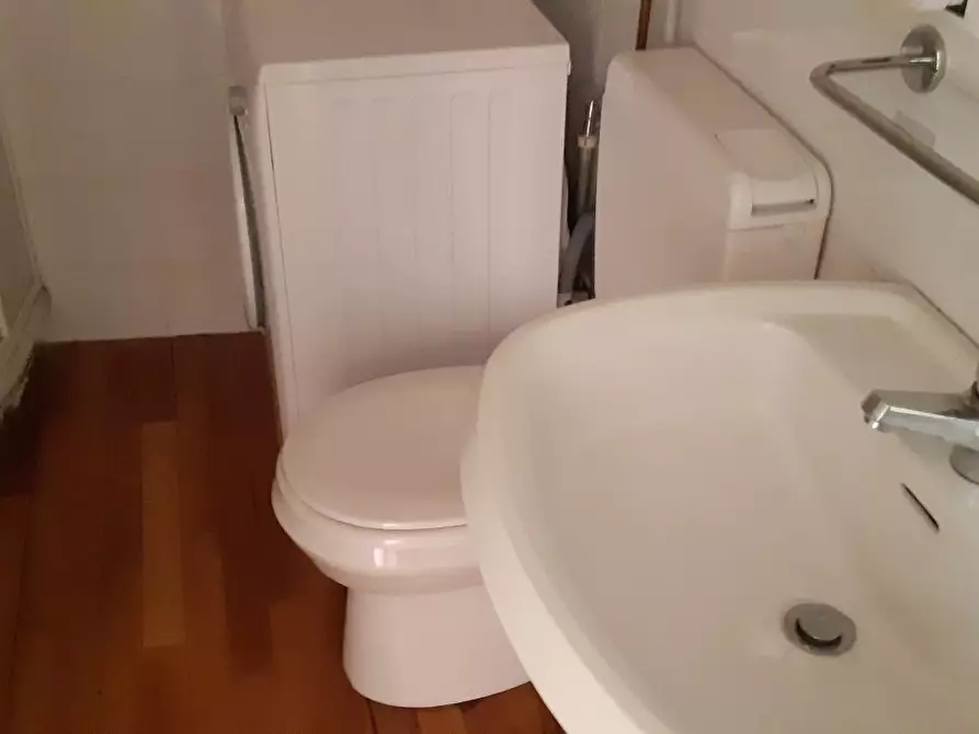 Immagine 15 di Appartamento in vendita  a Carrara