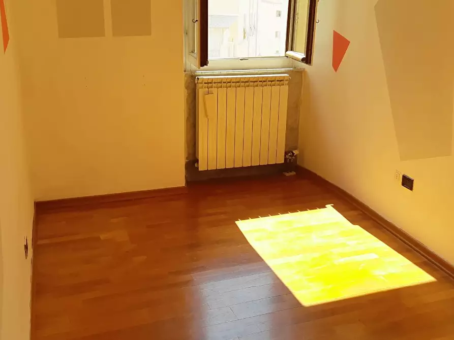 Immagine 10 di Appartamento in vendita  a Carrara