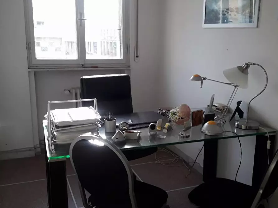 Immagine 2 di Appartamento in vendita  a Livorno