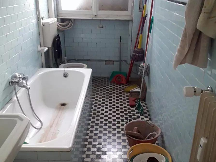 Immagine 3 di Appartamento in vendita  a Livorno