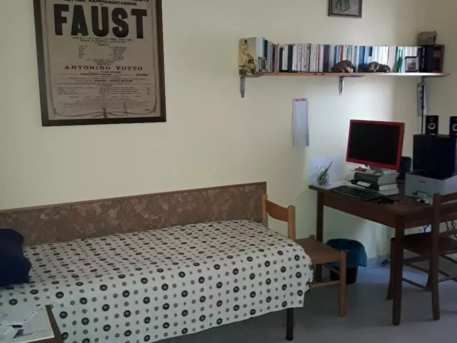 Immagine 2 di Appartamento in vendita  a Livorno