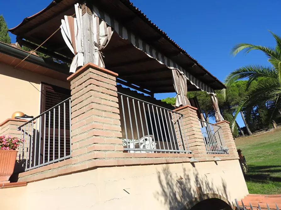 Immagine 10 di Casa colonica in vendita  a Cecina