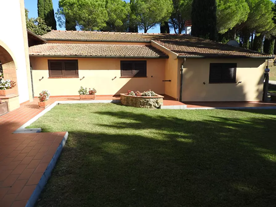 Immagine 8 di Casa colonica in vendita  a Cecina