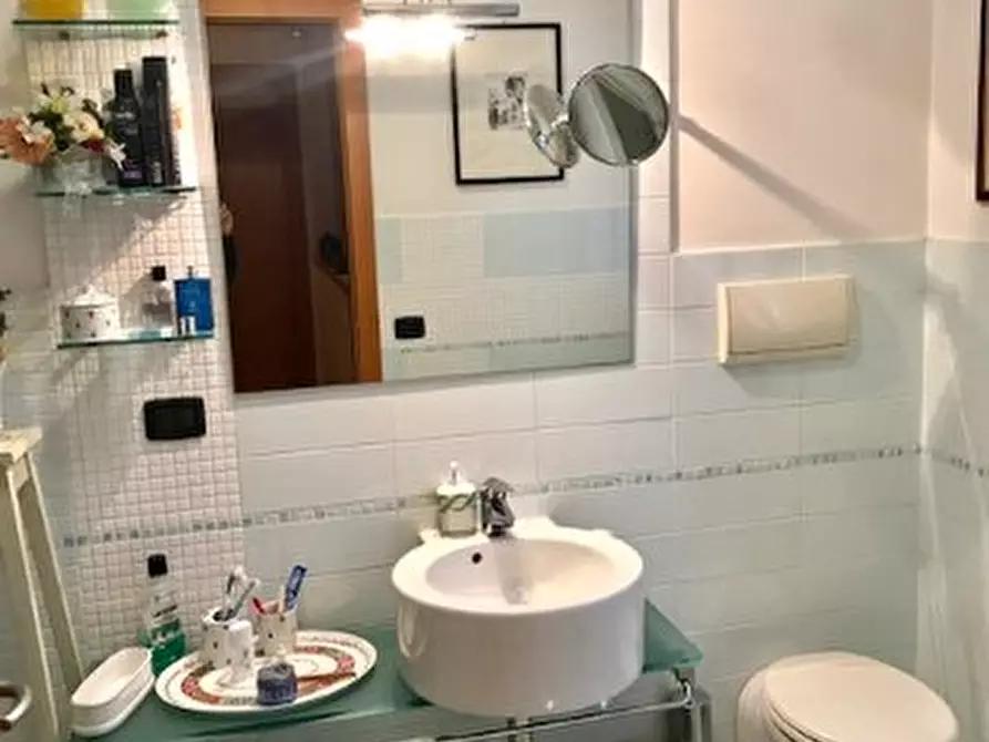 Immagine 9 di Villa in vendita  a Montignoso