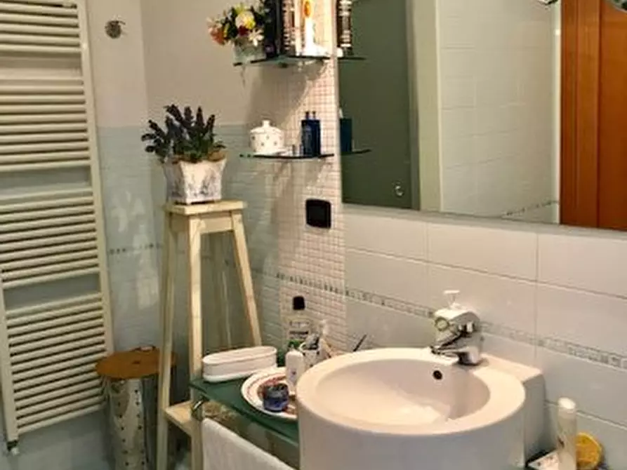 Immagine 10 di Villa in vendita  a Montignoso