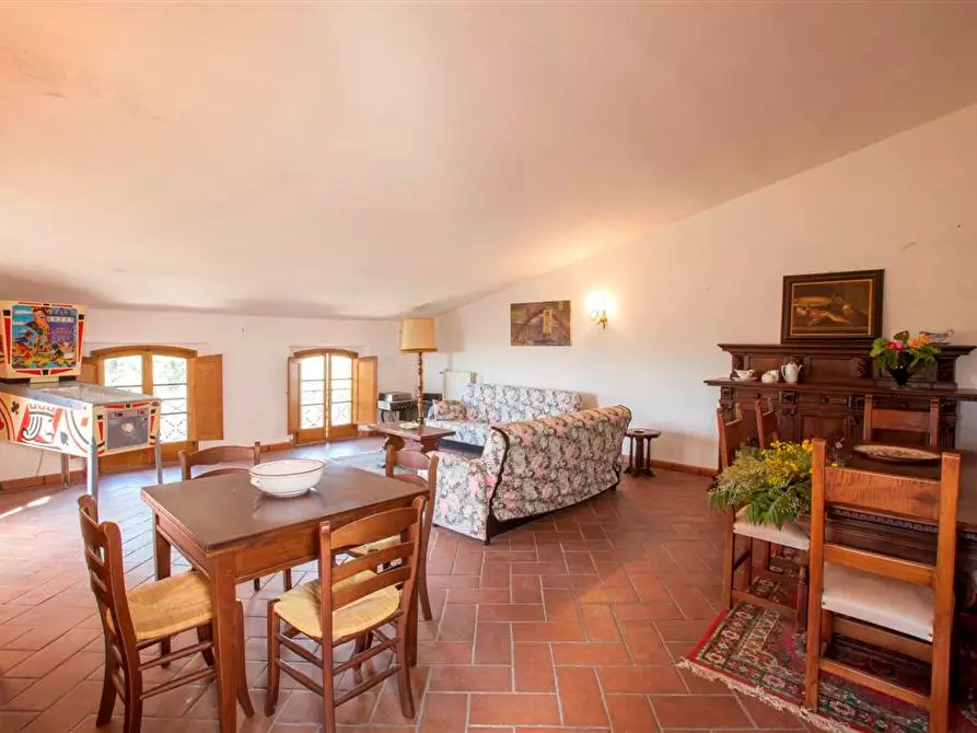 Immagine 15 di Casa colonica in vendita  a Montespertoli
