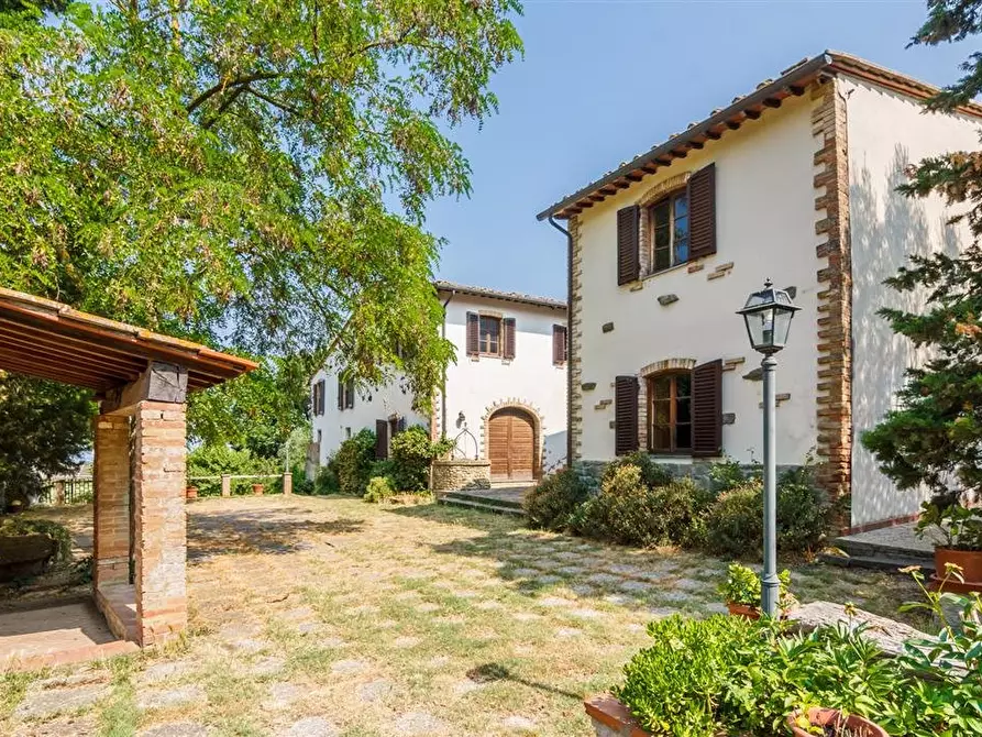 Immagine 4 di Casa colonica in vendita  a Montespertoli