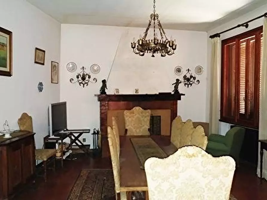 Immagine 3 di Villa in vendita  a Pisa