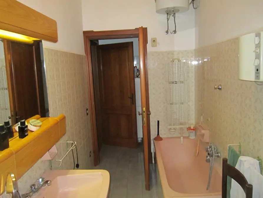 Immagine 37 di Villa in vendita  a Pisa