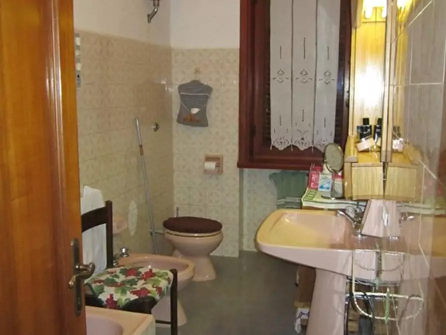 Immagine 36 di Villa in vendita  a Pisa