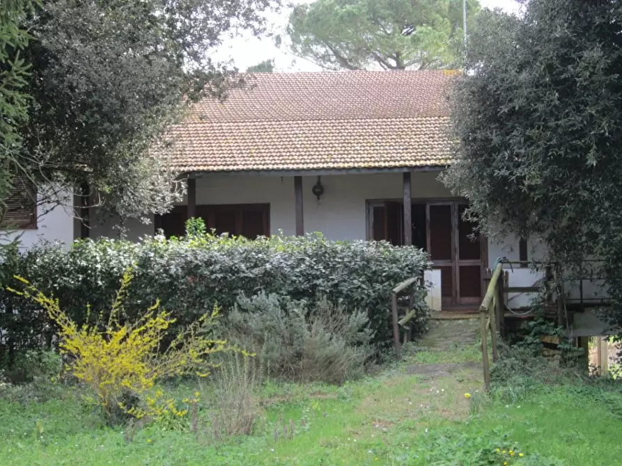 Immagine 16 di Villa in vendita  a Pisa