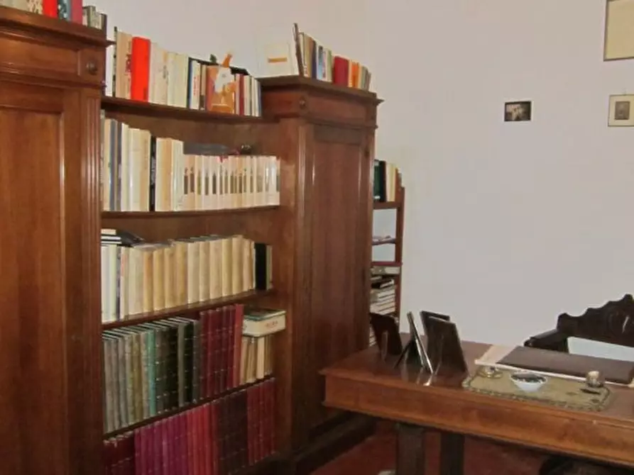 Immagine 8 di Villa in vendita  a Pisa