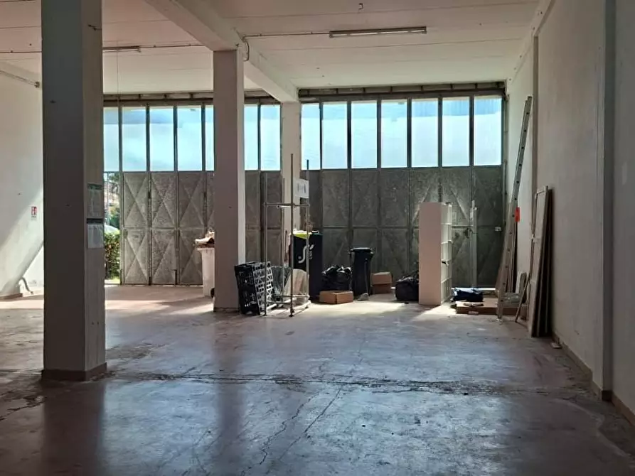 Immagine 5 di Attività artigianale in affitto  a Capannoli