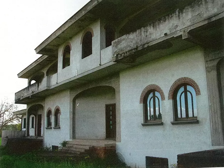 Immagine 3 di Palazzo in vendita  a Terricciola