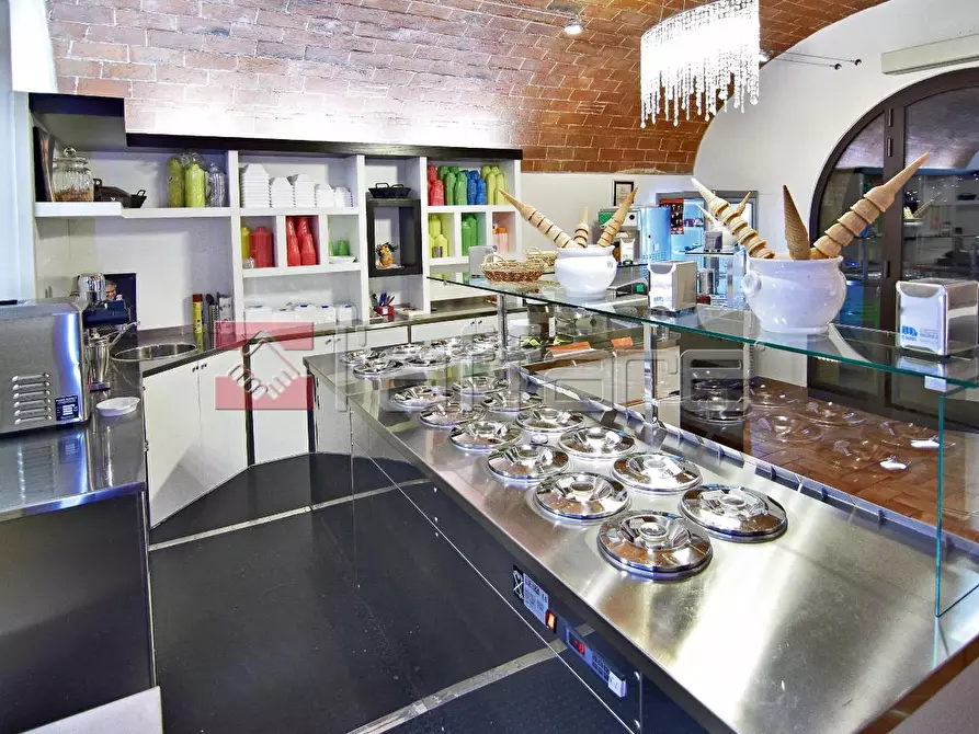 Immagine 3 di Attività commerciale in vendita  a Terricciola