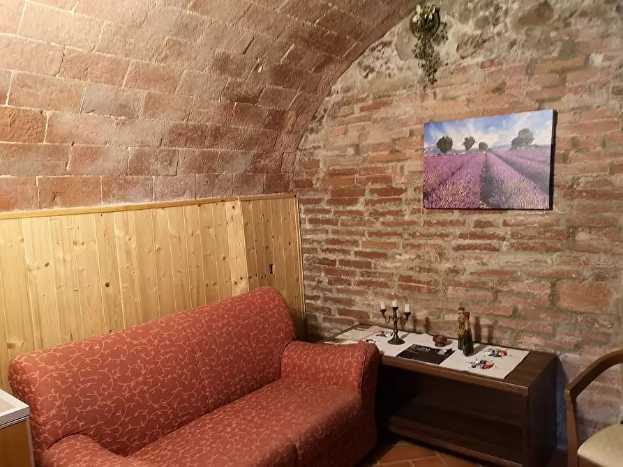 Immagine 11 di Palazzo in vendita  a Lajatico