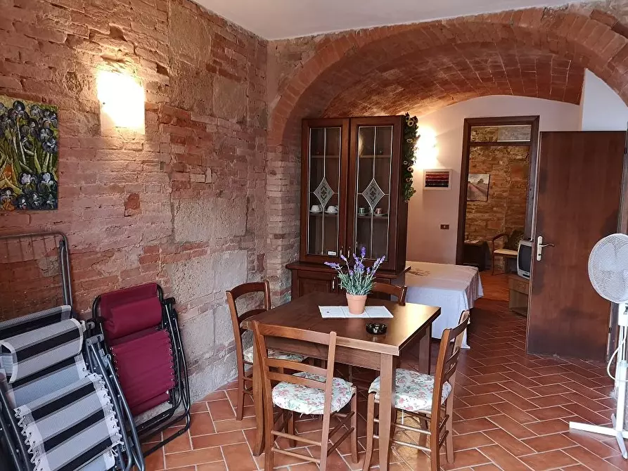 Immagine 5 di Palazzo in vendita  a Lajatico