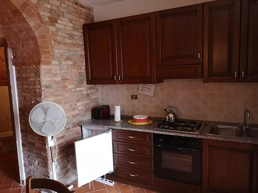 Immagine 6 di Palazzo in vendita  a Lajatico