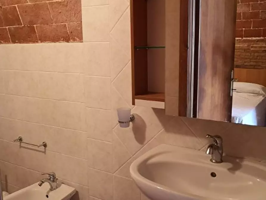 Immagine 7 di Palazzo in vendita  a Lajatico