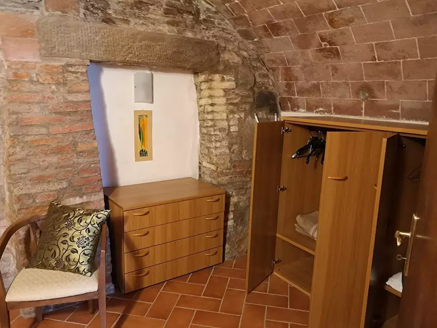 Immagine 10 di Palazzo in vendita  a Lajatico