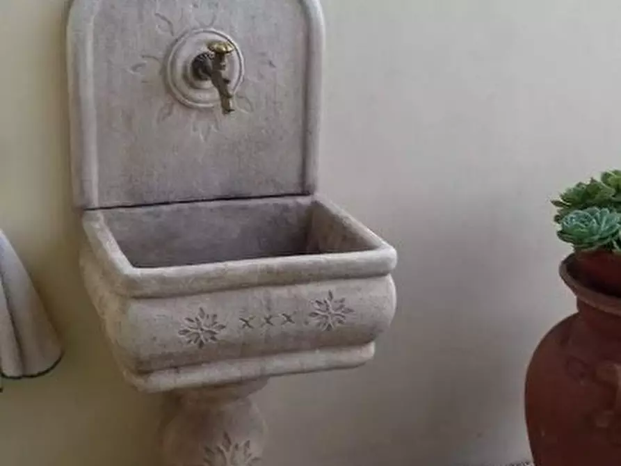 Immagine 8 di Casa semindipendente in affitto  a Carrara