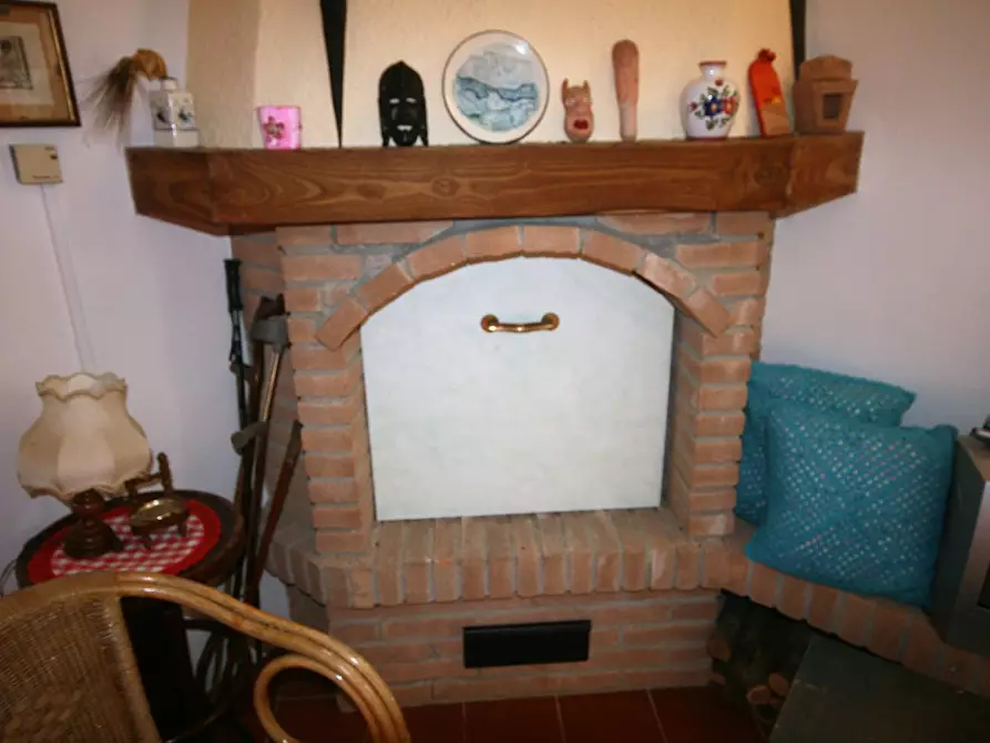 Immagine 21 di Casa colonica in vendita  a Carrara