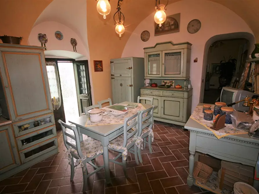 Immagine 32 di Casa colonica in vendita  a Carrara